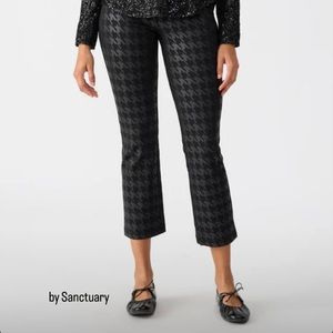 Sanctuary leggings black jacquard print.  Stretchy.  Small.  NWT